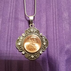 Treasure snap necklace